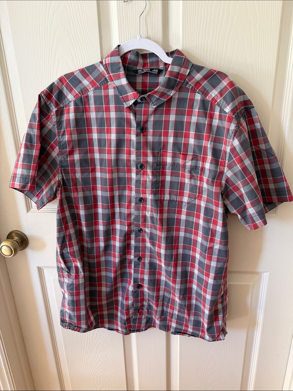 Arc'teryx Red and Gray Plaid Short-Sleeve Button-Down Shirt Sz XL.  Box52